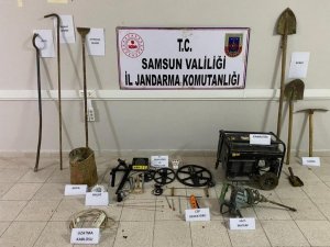 Kaçak Kazı Yapan 7 Kişiyi Jandarma Suçüstü Yakaladı