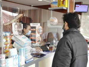Grip İle Koronavirüsü Karıştıranlar Eczacılara Ve Aile Hekimlerine Koşuyor