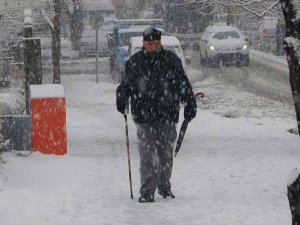 Bingöl’de 103 Köy Yolu Ulaşıma Kapandı