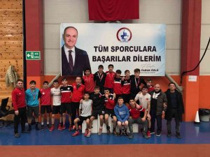Gençler Güreş İl Birinciliği Yapıldı