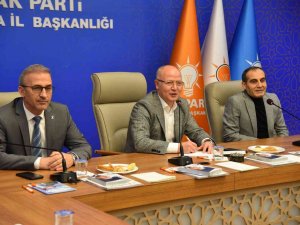 Ak Teşkilatlar Yeni Üyelerle Gücüne Güç Katıyor