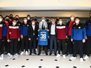 Develi Belediyesi Voleybol Kulübü’nden Üstündağ’a Ziyaret