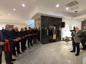 Başkan Aşgın Fotoğraf Çekti, Gazeteciler Sergiyi Açtı