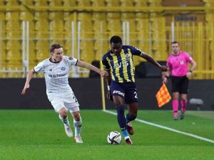 Spor Toto Süper Lig: Fenerbahçe: 0 - Adana Demirspor: 0 (Maç Devam Ediyor)