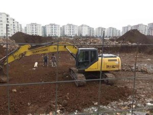 Diyarbakırlı Müteahhit, Stokçu Ve Fırsatçılara Tepki Gösterdi