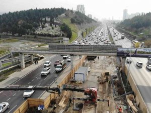 Maltepe’deki Kavşak Projesinde Az İş, Çok Trafik