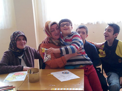 Bayan Yazıcı'dan Özel Çocuklara Özel İlgi