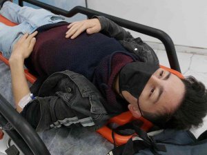 Köpeklerin Kovaladığı Üniversite Öğrencisi Duvardan Atladı, Hastanelik Oldu