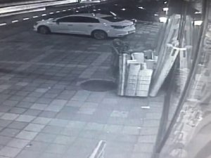 Ümraniye’de İndirim Yetmedi, Yarım Saat Arayla İki Halı Çaldı