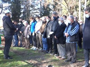 67 Yıldır Evli Çifti Birer Gün Araya Korona Virüsten Hayatını Kaybetti