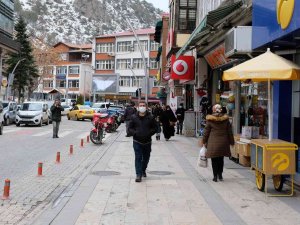 Vaka Sayısı En Fazla Artan İller Arasında Yer Alan Gümüşhane’de Hastaneye Başvuran Hasta Sayısının Az Olması Dikkat Çekiyor