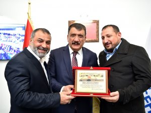 Şire Pazarı Esnaflarından Başkan Gürkan’a Teşekkür Ziyareti