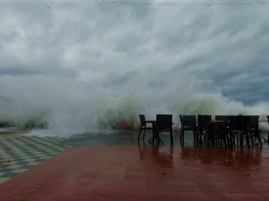 Tekirdağ’da Dev Dalgalar