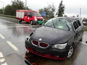 Kayganlaşan Yolda Direksiyon Hakimiyetini Kaybeden Sürücü Takla Attı