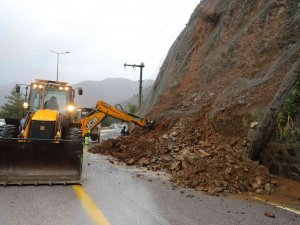Marmaris Belediyesi Ekipleri Yağmur Nöbetinde