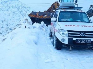 Hasta Almaya Giden Ambulansa Kar Engeli: 8 Saat Sonra Hastaya Ulaşıldı
