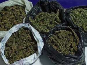 İ̇zmir’de İş Yerinde 2 Kilonun Üzerinde Uyuşturucu Ele Geçirildi