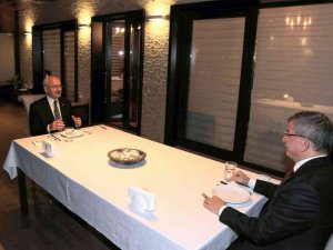 Chp Lideri Kılıçdaroğlu, Gelecek Partisi Genel Başkanı Davutoğlu İle Bir Araya Geldi