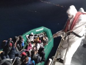 Yunanistan’ın Ölüme İttiği 63 Düzensiz Göçmen Kurtarıldı