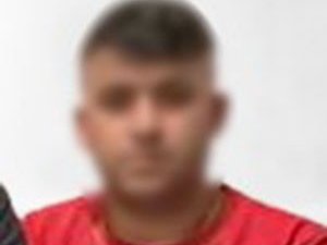 Kendilerine Polis Süsü Veren Gaspçılar Bir Kişiyi Bıçaklayarak Öldürdü