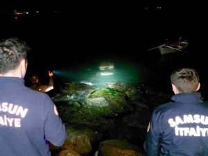 Denize Uçan Araçtaki Sürücüyü Vatandaşlar Kurtardı