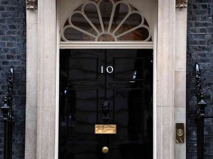 Johnson, Bir Kez Daha Covid-19 Kısıtlamalarını İhlal Etmekle Suçlanıyor