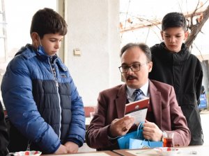 Vali Dr. Kemal Kızılkaya’dan Halı Sahasa İstediler