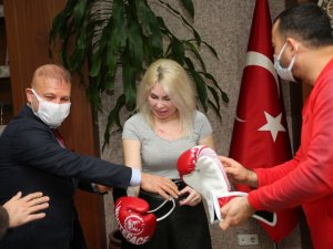 Rektör Özkan, Dünya Şampiyonlarını Ağırladı