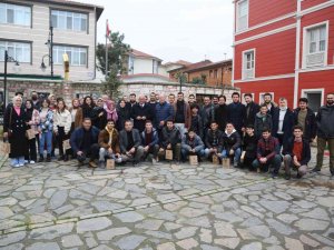 Başkan Tollu, İ̇stanbul’da Erdemlili Üniversite Öğrencileriyle Buluştu