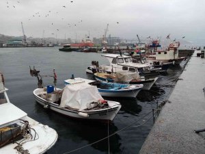 Bandırma’da Fırtına Ve Yağış Etkili Oluyor
