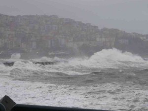 Batı Karadeniz’de Kuvvetli Fırtına