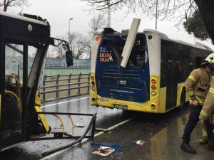 Sarıyer’de İ̇ett Otobüsleri Çarpıştı: 3 Yolcu Yaralandı