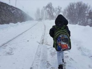 Isparta’nın Yalvaç İlçesinde Okullara Kar Engeli