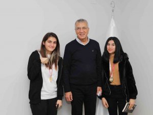 Şampiyonada Mersin’in Temsil Edecek Bilek Güreşçisi Kızlar Başkan Tarhan İle Buluştu