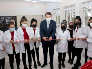 Lise Bünyesinde Güzellik Ve Saç Bakım Atölyesi Açıldı