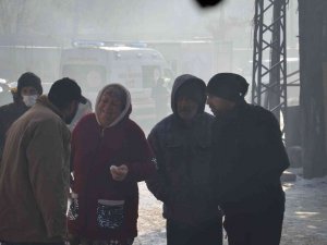 Korku Dolu Anların Yaşandığı Yangında 4 Ev Küle Döndü