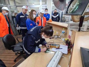 Kardemi̇r ‘İ̇kili Mesleki Eğitim Uygulaması’ Projesiyle Genç Mühendisleri Hazırlıyor