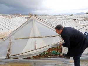 Fırtına, Alanya’da Seraları Yerle Bir Etti