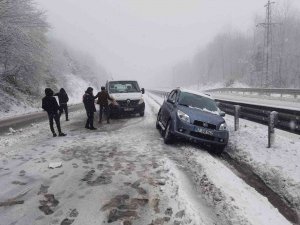 Zonguldak- Ereğli Yolunda Yoğun Kar Yağışı Etkili Oldu