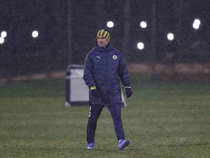 İ̇smail Kartal: "Burada Her Şeyi Tam Tersine Çevirebilecek Bir Oyuncu Grubumuz Var"