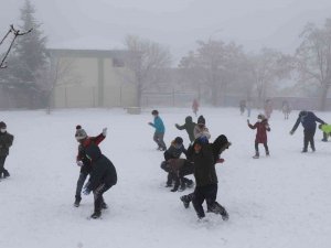 Bayburt’ta Eğitime 1 Gün Süreyle Kar Tatili