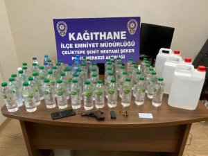 İ̇stanbul’da Sahte Alkol Operasyonu: Seyyar Satış Yapan ’Doktor’ Lakaplı Satıcı Yakalandı