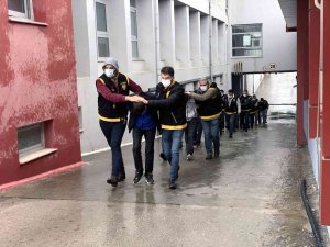 Adana’da 9 Hırsız Şüphelisi Adliyeye Sevk Edildi