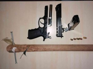 Siirt’te Bir Araçta Yapılan Aramada Tabanca Ele Geçirildi