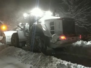 Kocaeli’de Ekiplerin Gece Gündüz Karla Mücadelesi Sürüyor