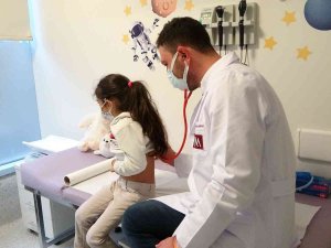 Doktor, Ebeveynleri Uyardı: "Her İnfluenza Domuz Gribi Değil"