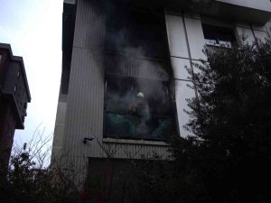 Kadıköy’de Apartmanda Çıkan Yangında Yaşlı Kadın Hayatını Kaybetti