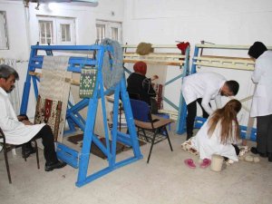 Şemdinli’de Kilimler Yeniden Dokunuyor