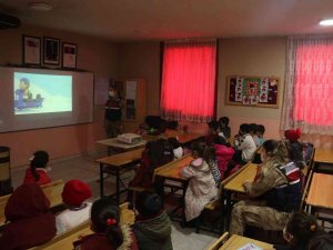 Jandarmanın Kurtarma Köpeğinden Çocuklara Gösteri