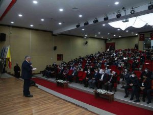 Başkan Büyükkılıç, Kariyer Günleri’nde 300 Öğrenciyle Bir Araya Geldi